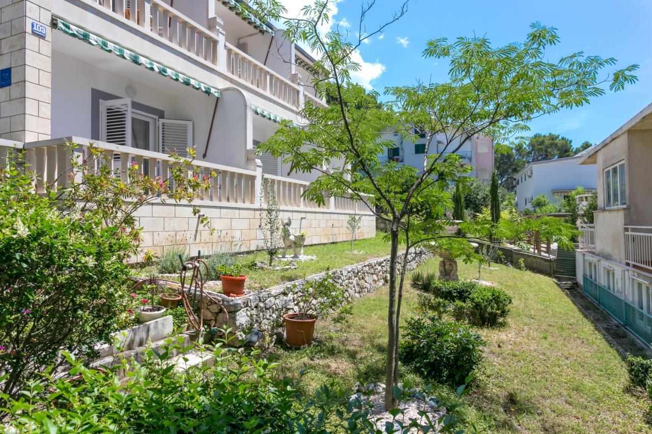 Apartments By The Sea Brela, Makarska - 18356 מראה חיצוני תמונה