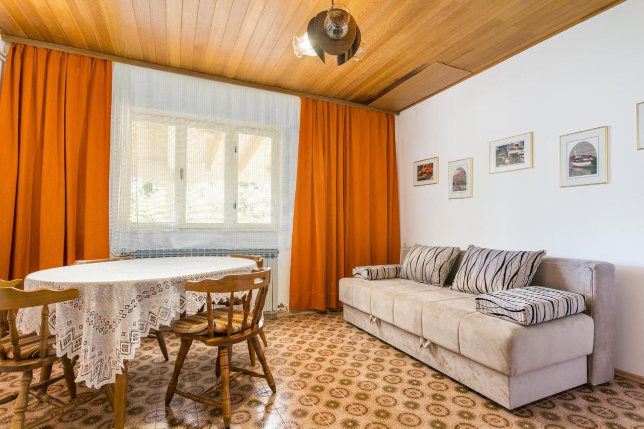 Apartments By The Sea Brela, Makarska - 18356 מראה חיצוני תמונה