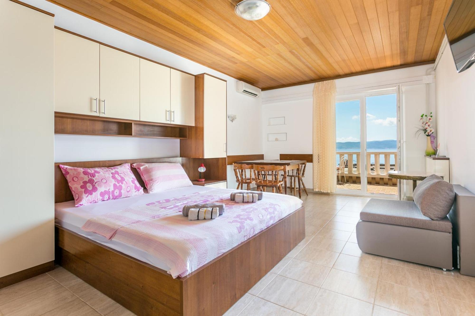 Apartments By The Sea Brela, Makarska - 18356 מראה חיצוני תמונה