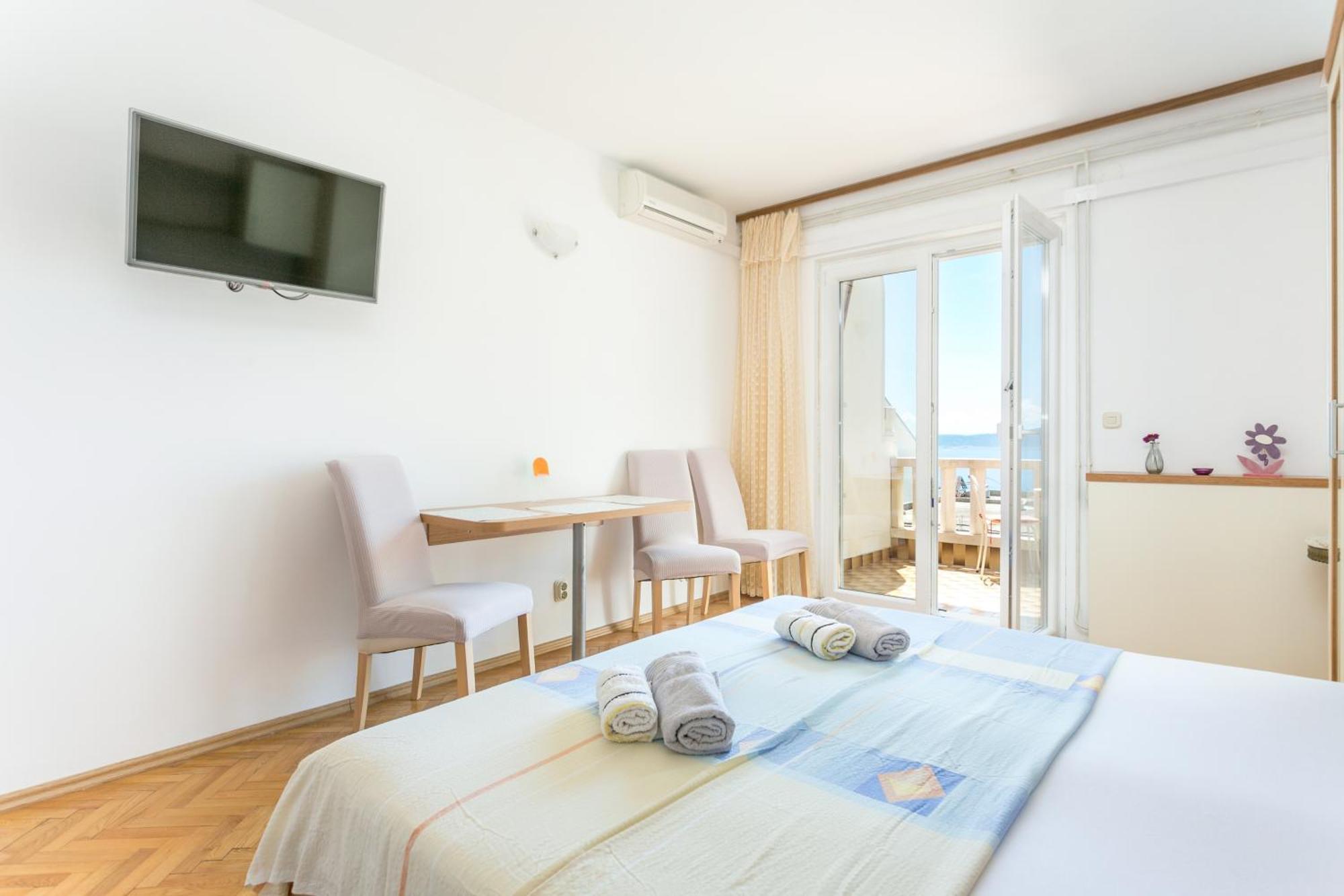 Apartments By The Sea Brela, Makarska - 18356 מראה חיצוני תמונה