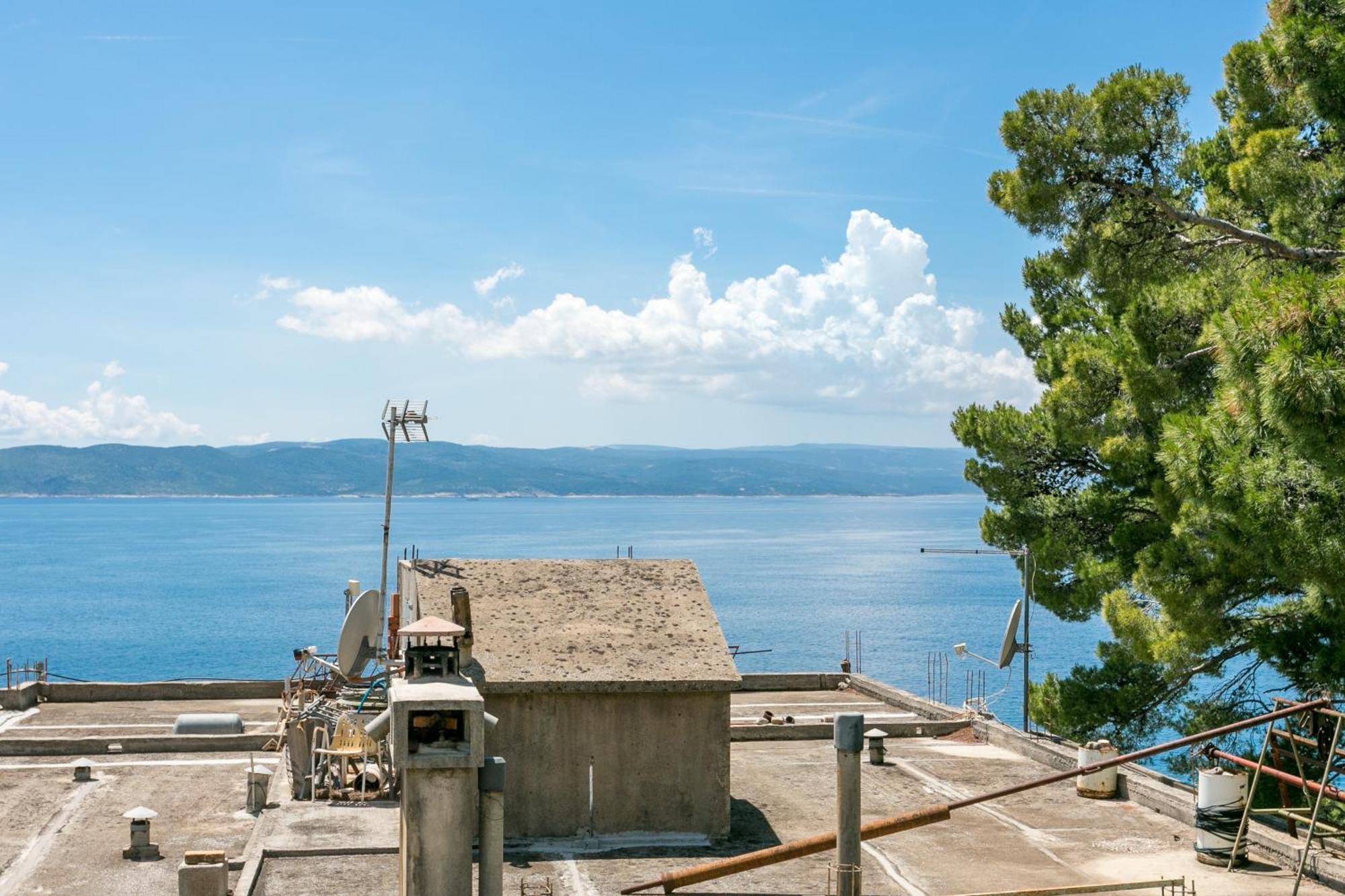 Apartments By The Sea Brela, Makarska - 18356 מראה חיצוני תמונה