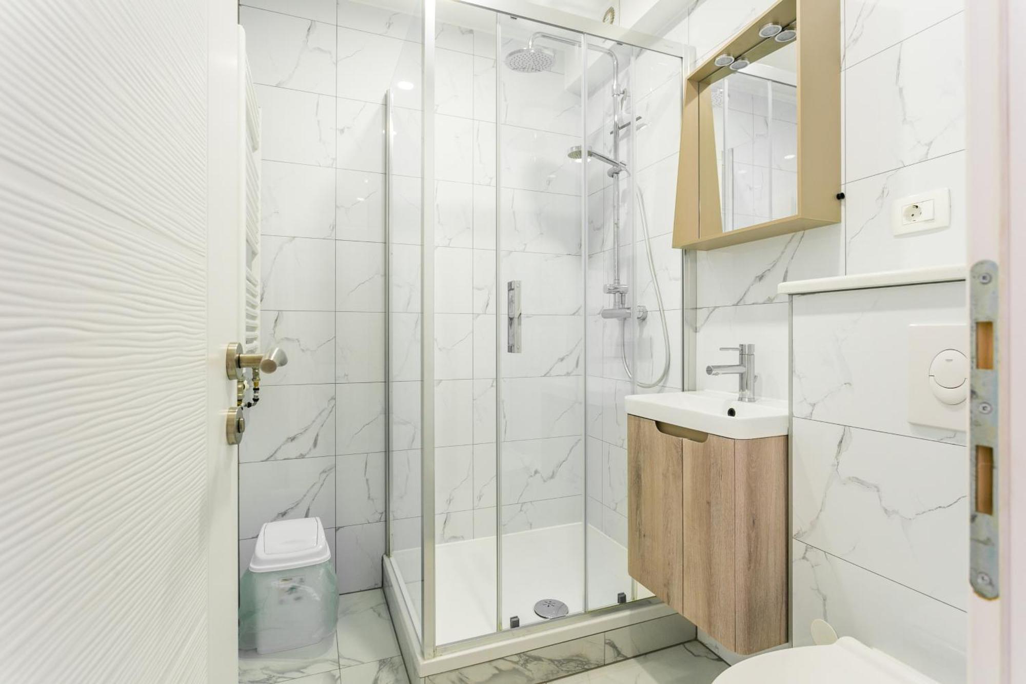 Apartments By The Sea Brela, Makarska - 18356 מראה חיצוני תמונה