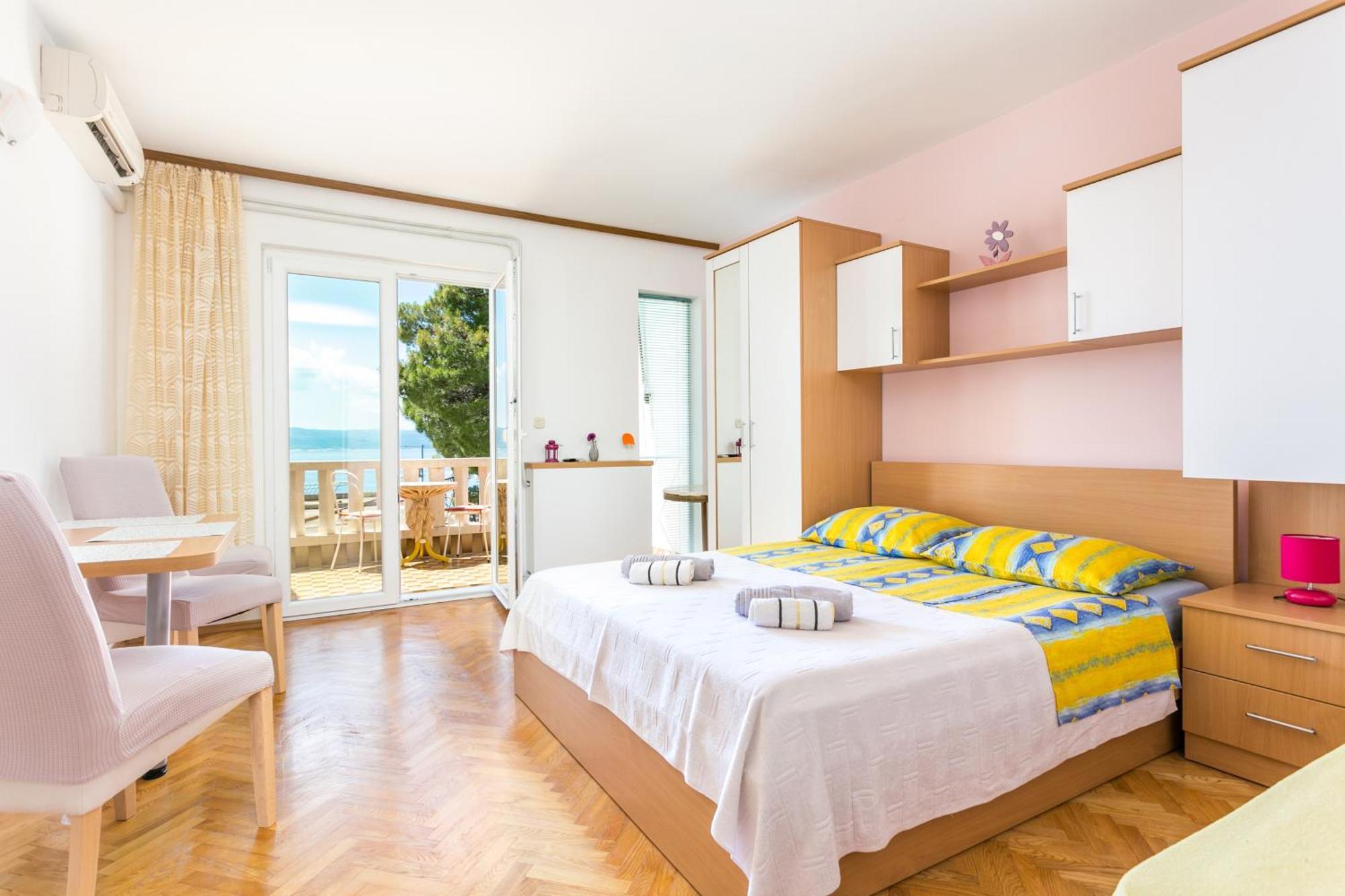 Apartments By The Sea Brela, Makarska - 18356 מראה חיצוני תמונה
