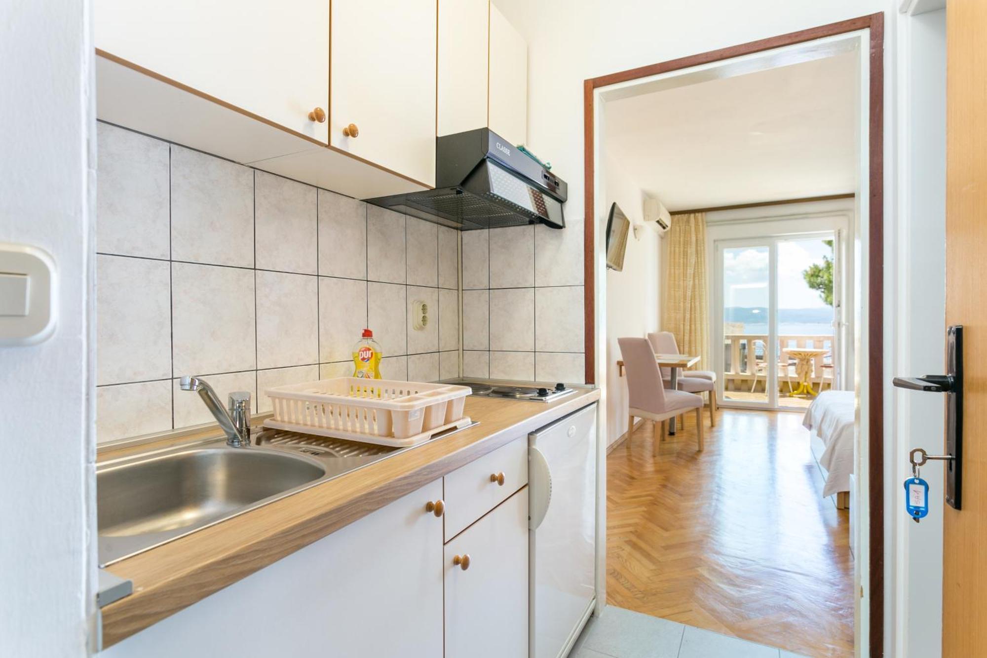 Apartments By The Sea Brela, Makarska - 18356 מראה חיצוני תמונה