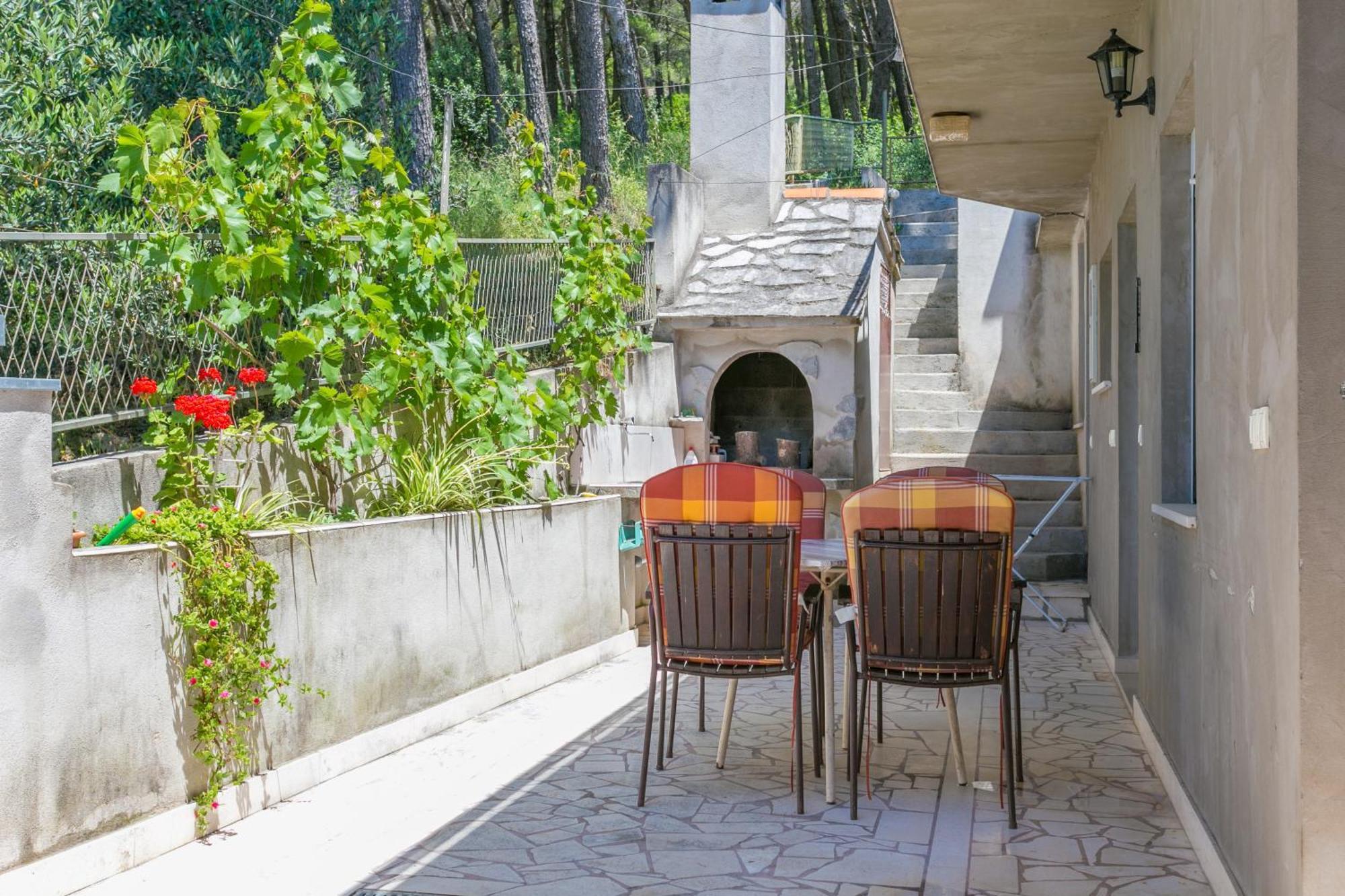 Apartments By The Sea Brela, Makarska - 18356 מראה חיצוני תמונה