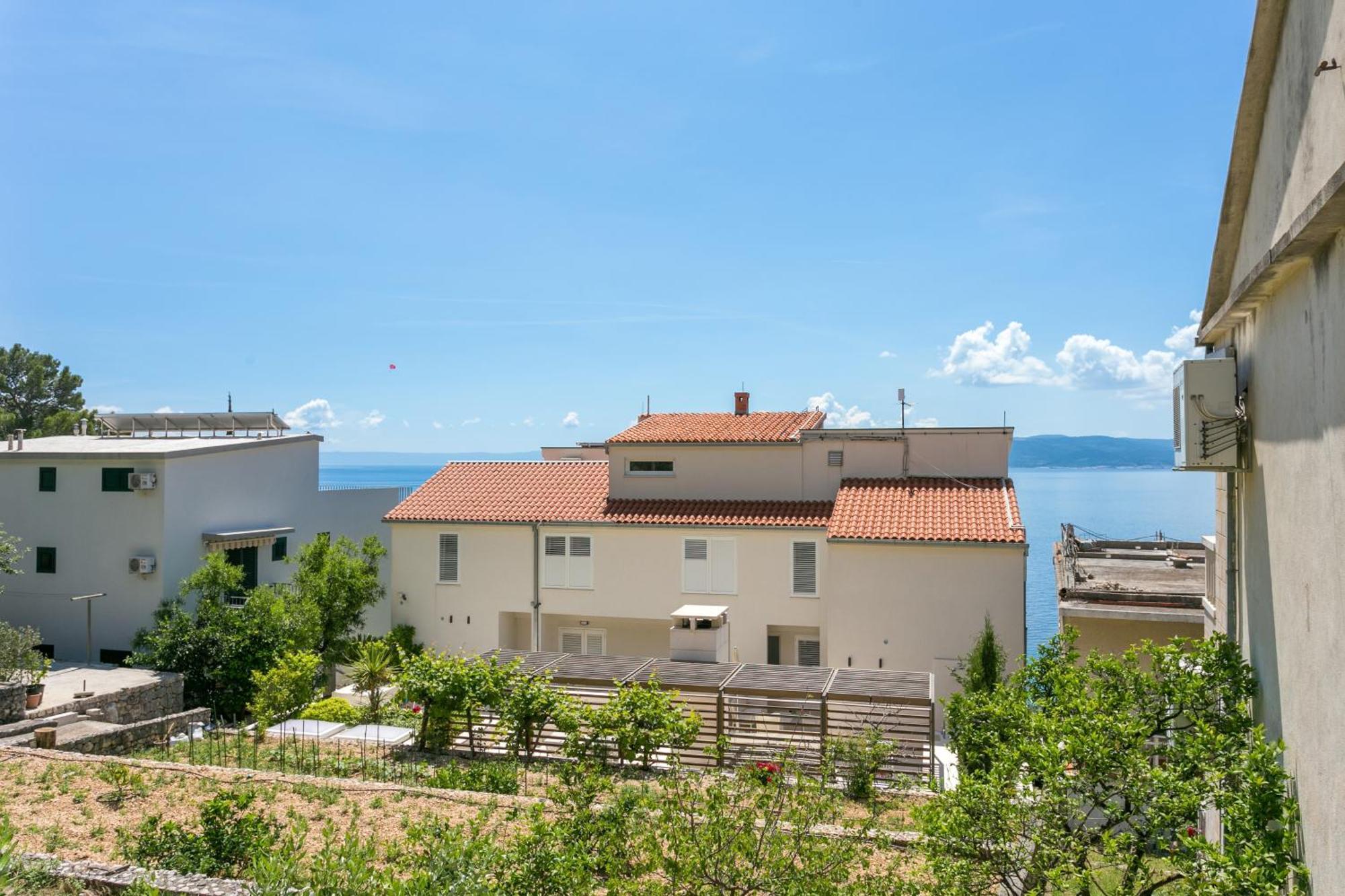 Apartments By The Sea Brela, Makarska - 18356 מראה חיצוני תמונה