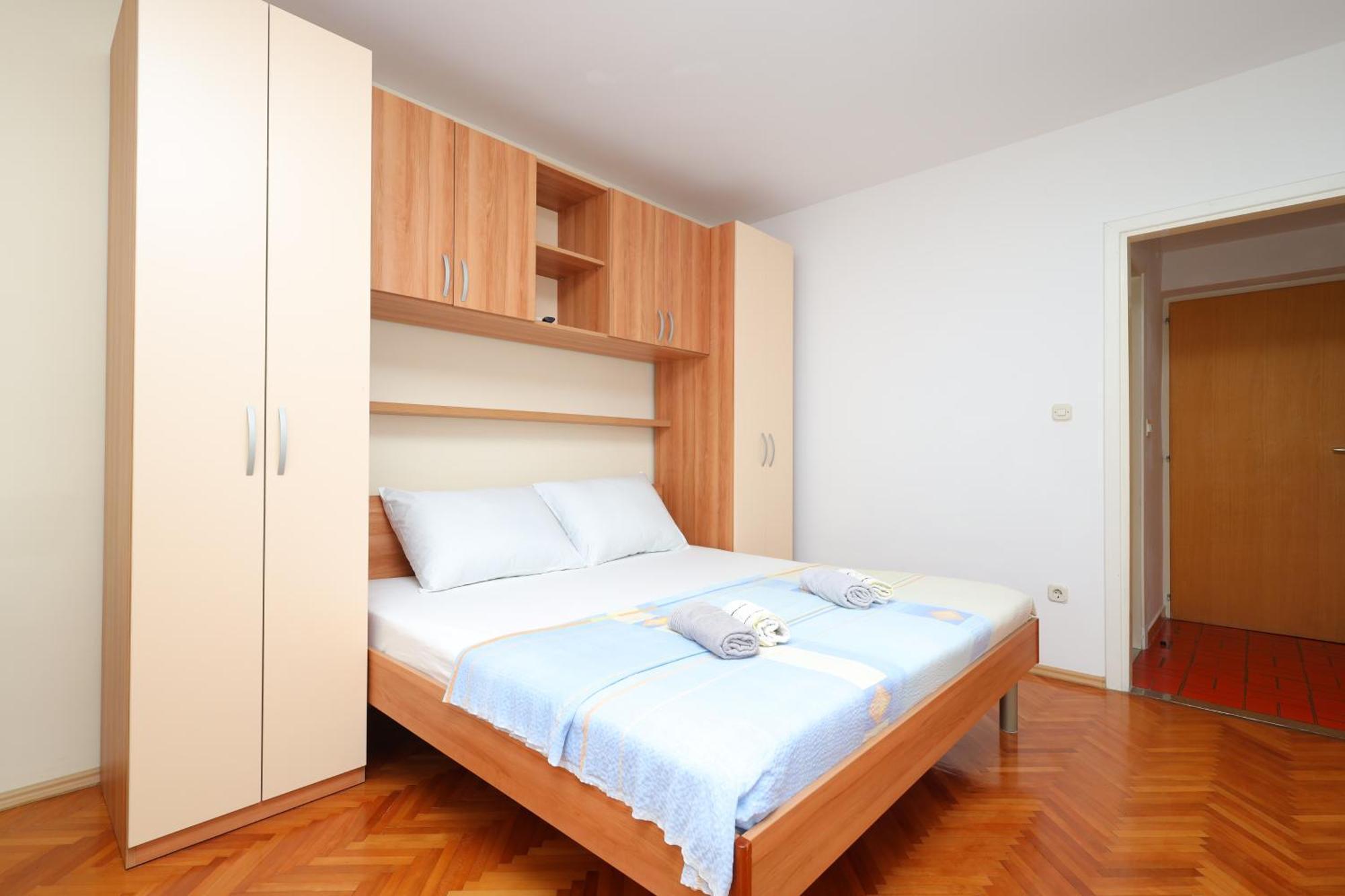Apartments By The Sea Brela, Makarska - 18356 חדר תמונה