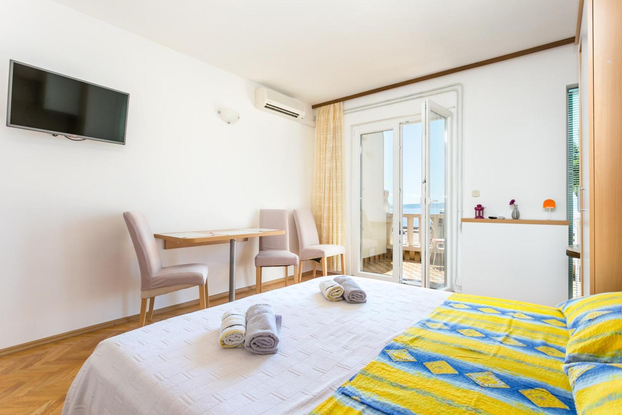 Apartments By The Sea Brela, Makarska - 18356 חדר תמונה