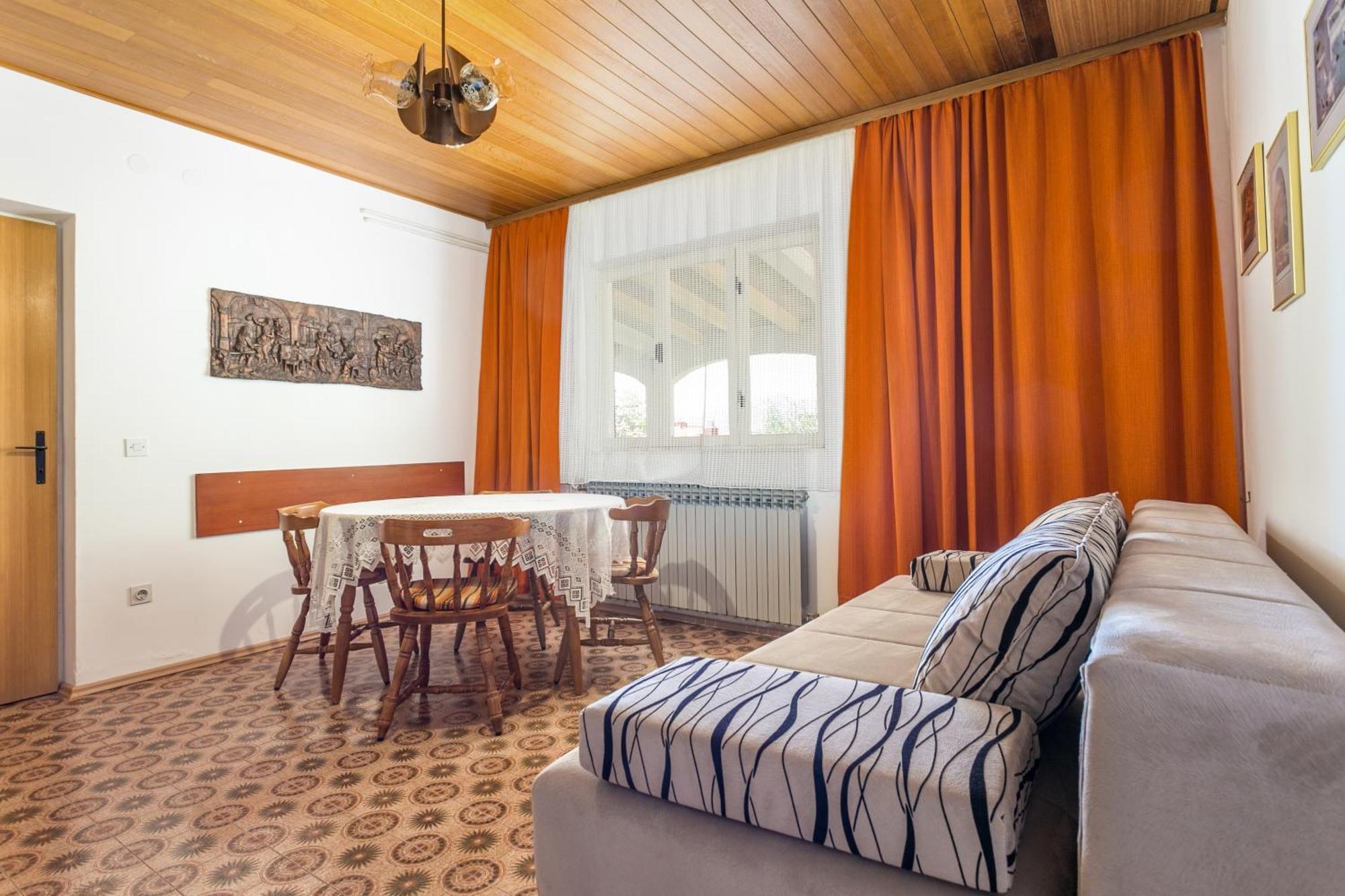 Apartments By The Sea Brela, Makarska - 18356 חדר תמונה