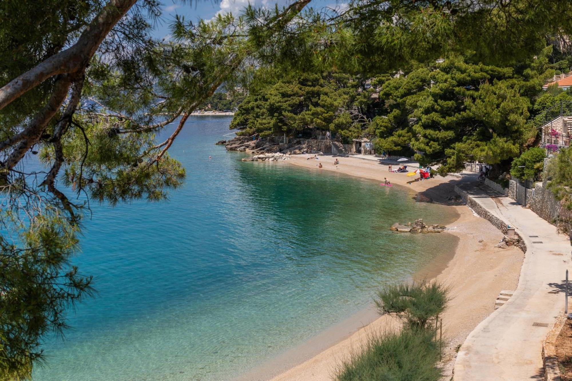 Apartments By The Sea Brela, Makarska - 18356 מראה חיצוני תמונה